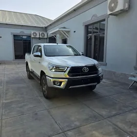 Toyota Hilux 2025