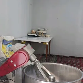 Hamyrçy ýapyçy gerek