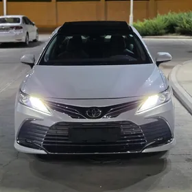 Toyota Camry 2020