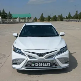 Toyota Camry 2021