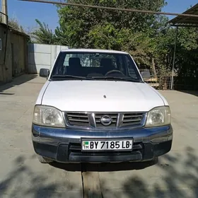 Nissan Navara 2010