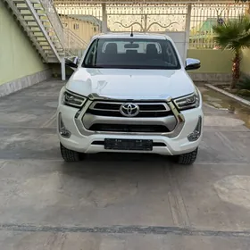 Toyota Hilux 2022