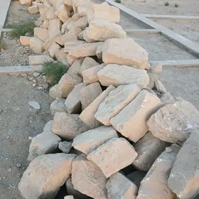 Ak Daş