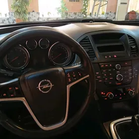 Opel Insignia 2011