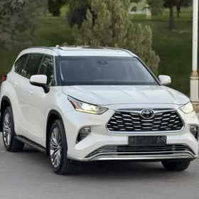 Toyota Highlander 2021