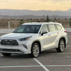 Toyota Highlander 2020