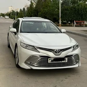 Toyota Camry 2018