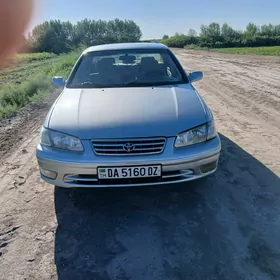 Toyota Camry 2000