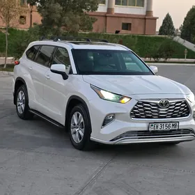 Toyota Highlander 2020