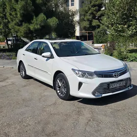 Toyota Camry 2015