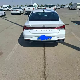 Hyundai Elantra 2021