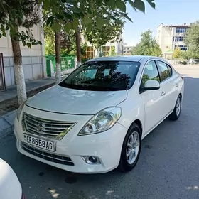 Nissan Versa 2012