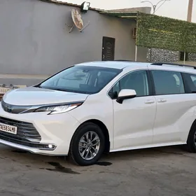 Toyota Sienna 2022
