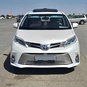 Toyota Sienna 2018