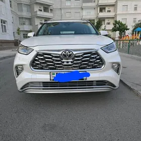 Toyota Highlander 2020