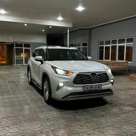 Toyota Highlander 2020
