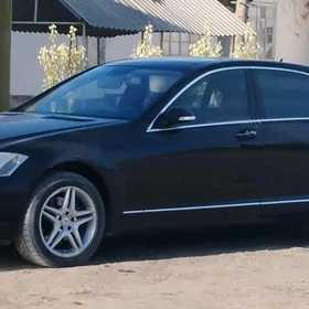 Mercedes-Benz S-Class 2008