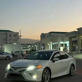 Toyota Camry 2020