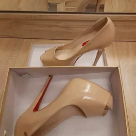 Обувь 40размер. Лакированные