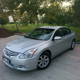 Nissan Altima 2010