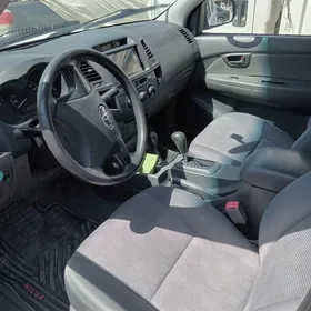 Toyota Hilux 2011