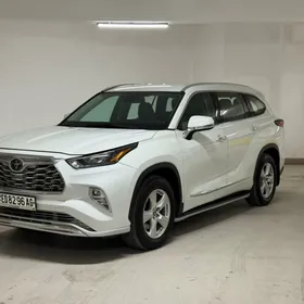 Toyota Highlander 2020