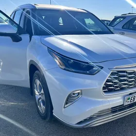Toyota Highlander 2021