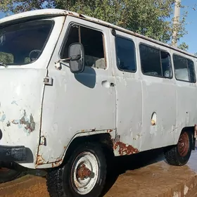 UAZ 452 1982