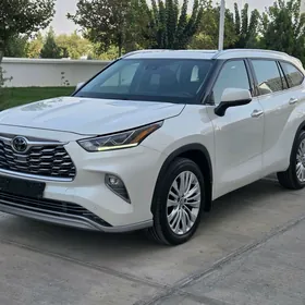Toyota Highlander 2021