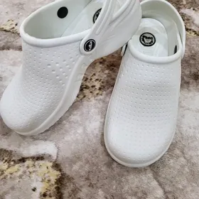 crocs