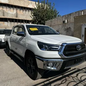 Toyota Hilux 2025