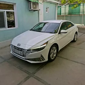 Hyundai Elantra 2022