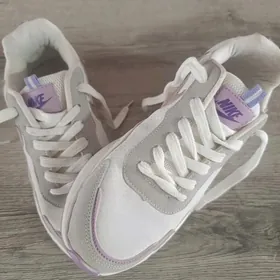 NIKE кросовка