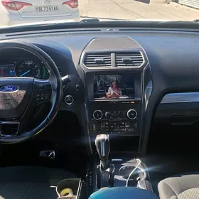 Ford Explorer 2018