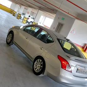 Nissan Versa 2012