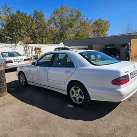 Mercedes-Benz E320 1996