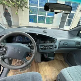 Toyota Sienna 2002