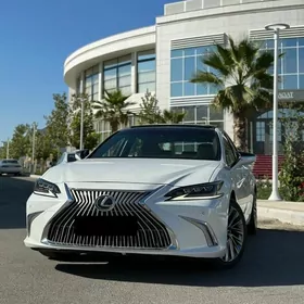 Lexus ES 350 2019