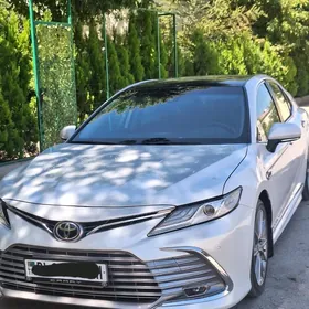 Toyota Camry 2021