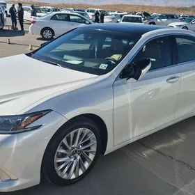 Lexus ES 350 2019