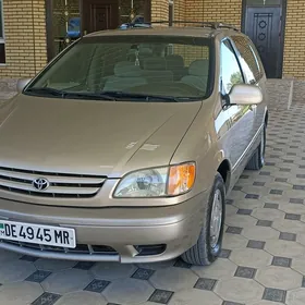 Toyota Sienna 2003