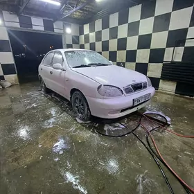 Daewoo Lanos 1999