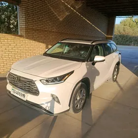 Toyota Highlander 2022