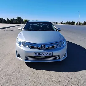 Toyota Camry 2011