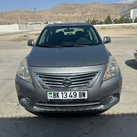 Nissan Versa 2012