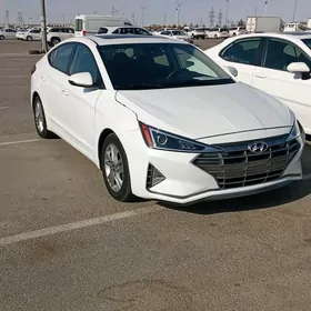 Hyundai Elantra 2020