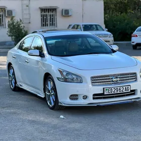 Nissan Maxima 2010