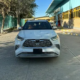 Toyota Highlander 2021