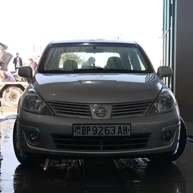 Nissan Versa 2010