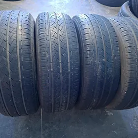 235 65 16 c